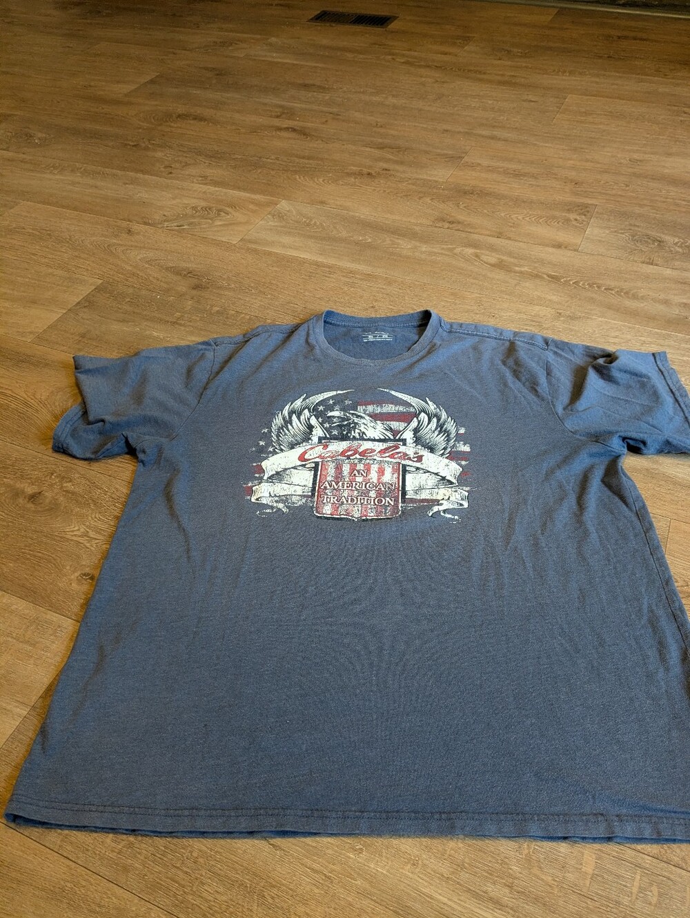 Men's Blue Graphic Cabela's Crew Neck T-Shirt